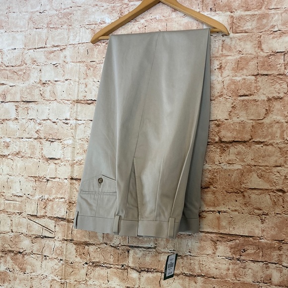 L.L. Bean dress chinos/khakis - Picture 1 of 12